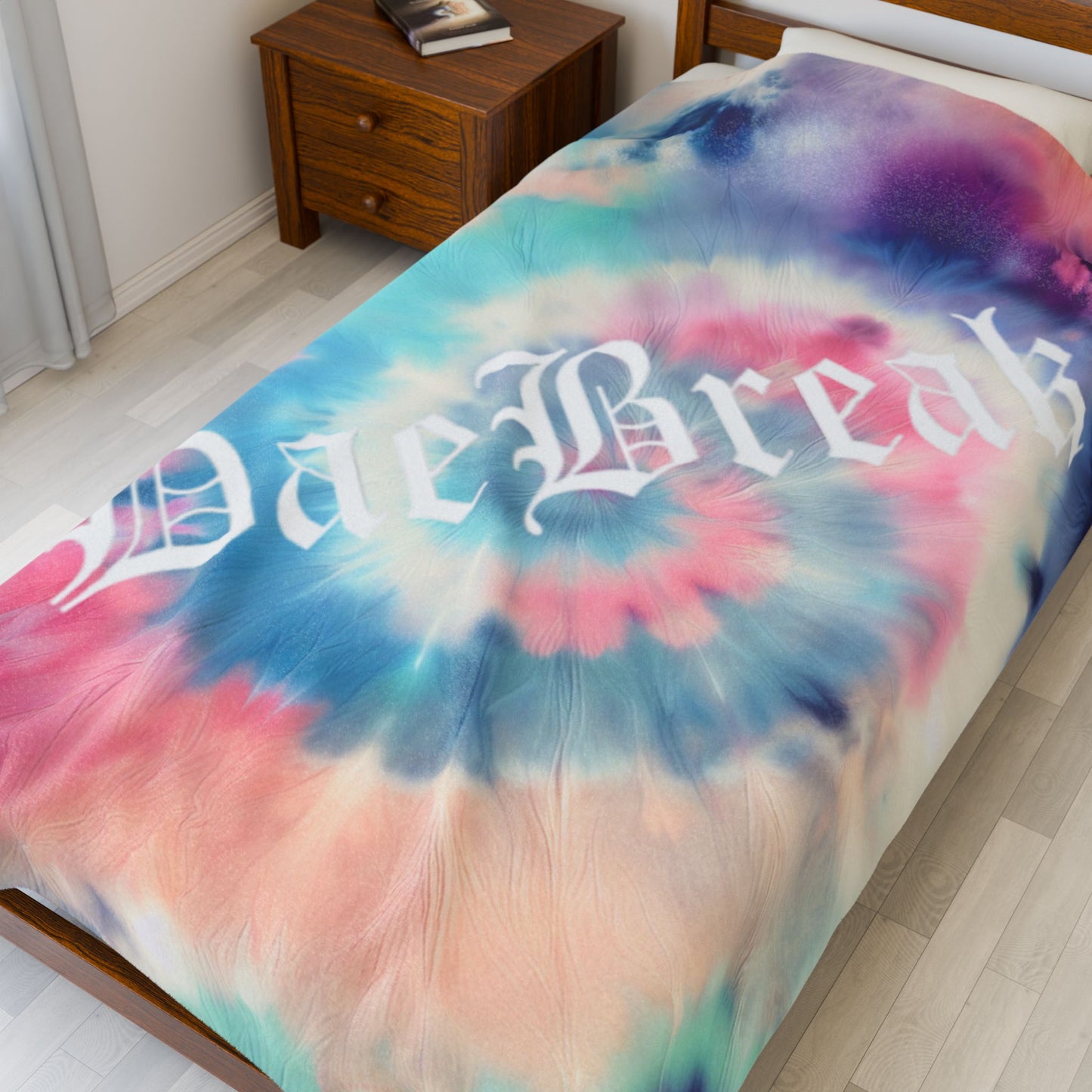 DaeBreak Text Logo Colorful Tie-Dye Velveteen Plush Blanket - Cozy Throw for Comfort and Style